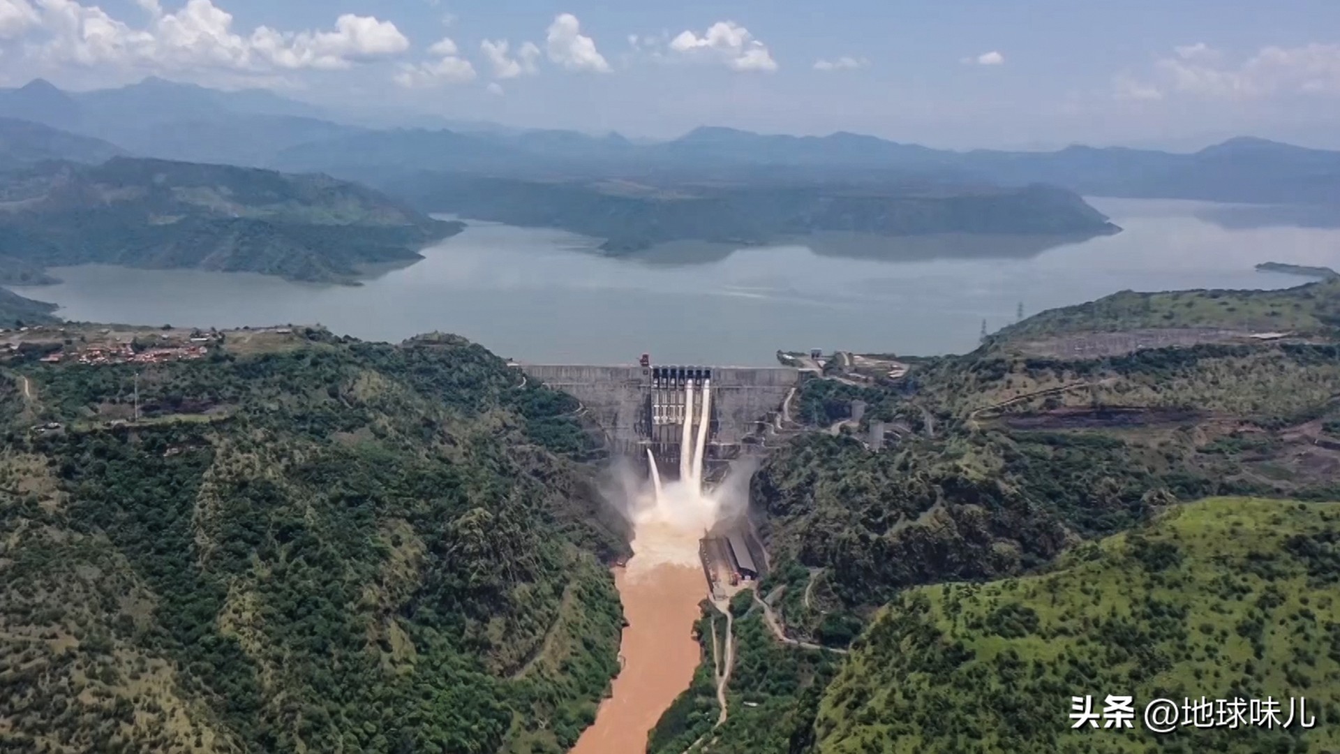 人口主要分布在尼罗河沿岸的原因,埃及5万平方公里土地养活1亿人