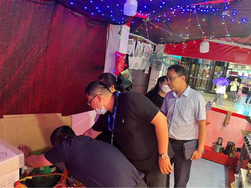 夜市液化气罐泄漏应急演练,室外夜市餐饮液化气罐管理