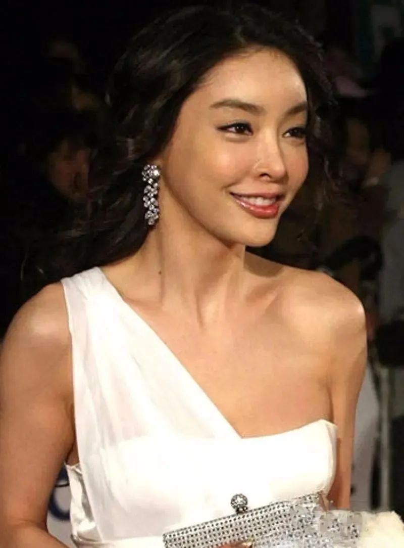 2022年，日本最丑陋的“性丑闻”，细扒整个事件，我一言难尽