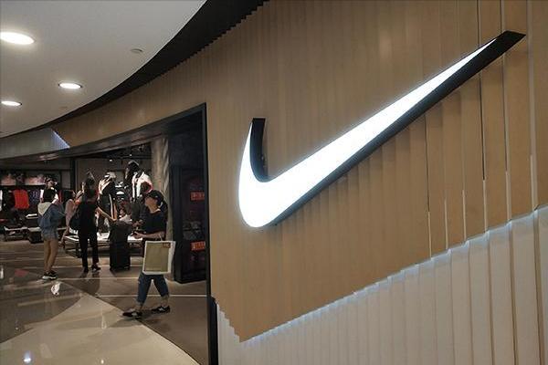 耐克阿迪中国销售额,耐克阿迪依旧火爆