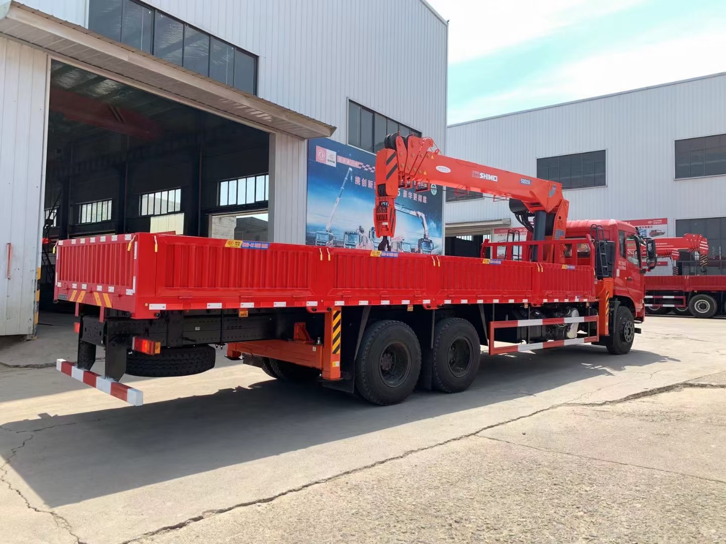 贵州4.2米随车吊蓝牌,贵州随车吊车附近推荐