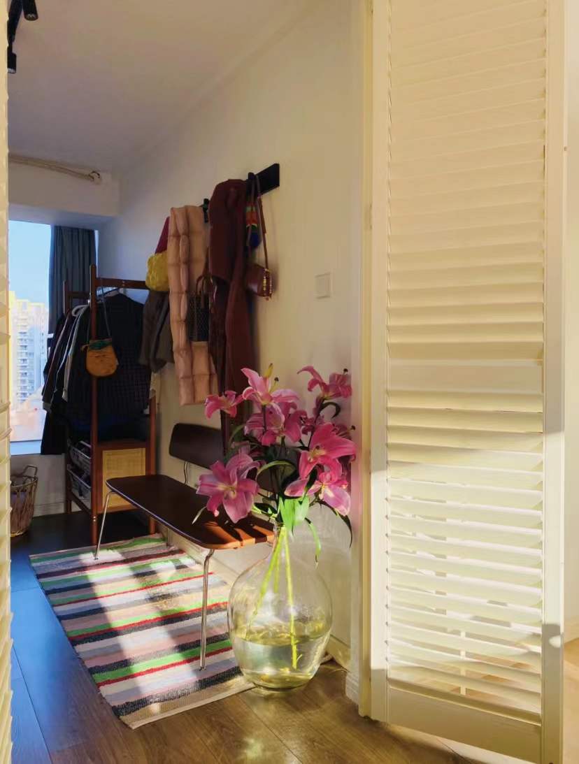 发现一户装修很精致的现代轻奢风,发现一位网友的家因装修风格走红