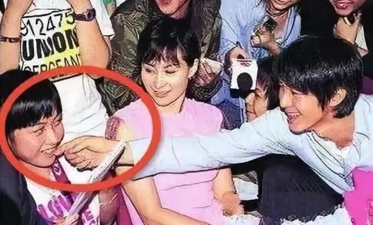 刘銮雄澄清最爱李嘉欣,刘銮雄开发布会关于李嘉欣