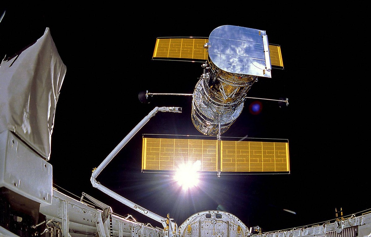 哈勃望远镜134亿光年外的星系,哈勃望远镜能看到134亿光年外星系