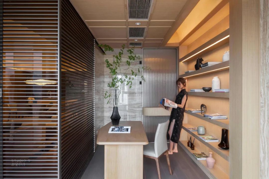 木色木饰面现代风,150平现代轻奢原木颜色