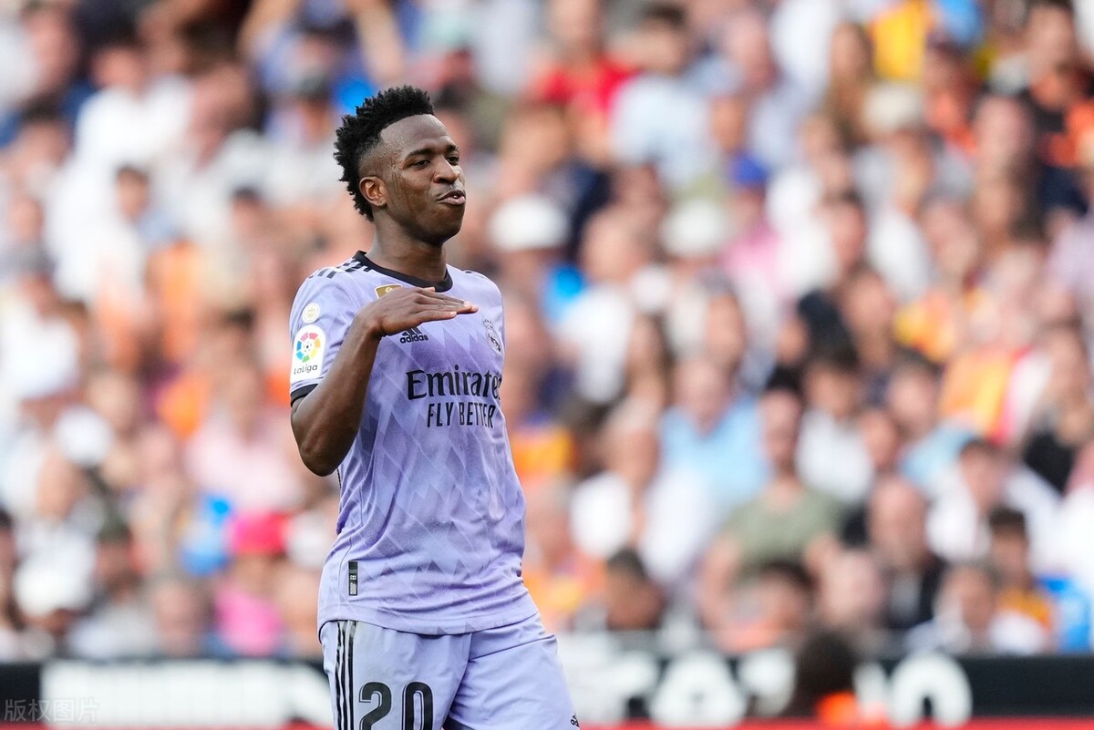 正当防卫？维尼修斯红牌被取消！杜罗：太糟糕了，他的确打了我