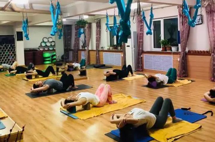 瑜伽加盟商的商业模式,小型瑜伽加盟连锁2017