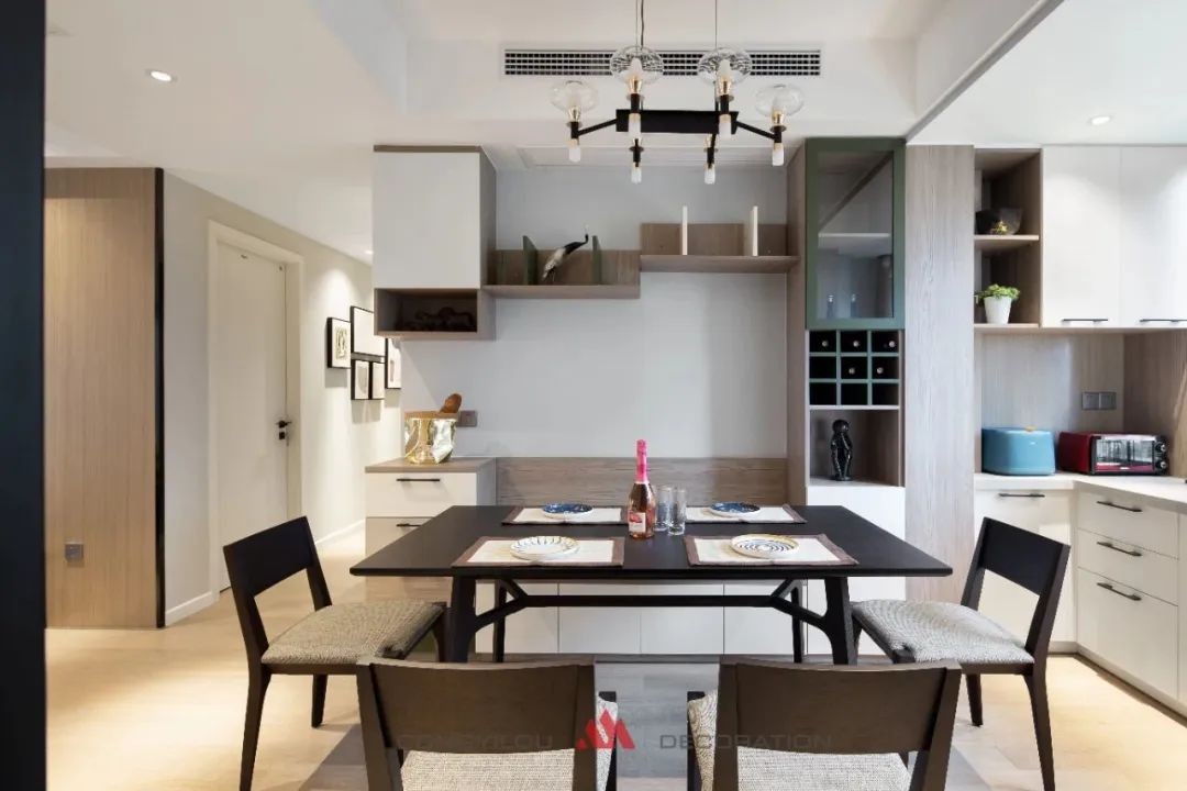 涓涗竴妤艰楗板灞呯編瀛﹂闂芥睙璺簵,涓涗竴妤艰楗板灞呯編瀛﹂闂ㄧエ