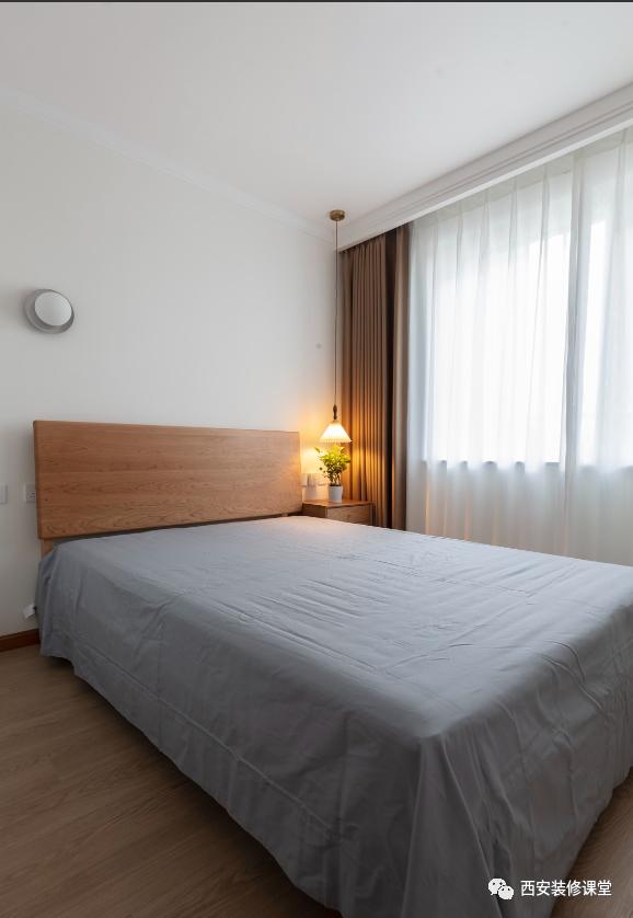 三室二厅简约大白墙原木,135平米大白墙原木风