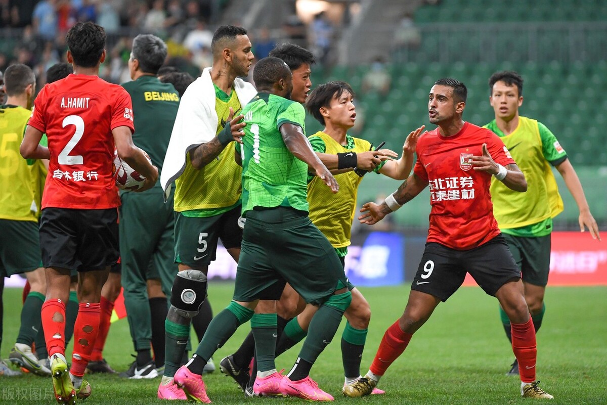 中超冲突长春亚泰,中超赛场再现冲突事件视频回放