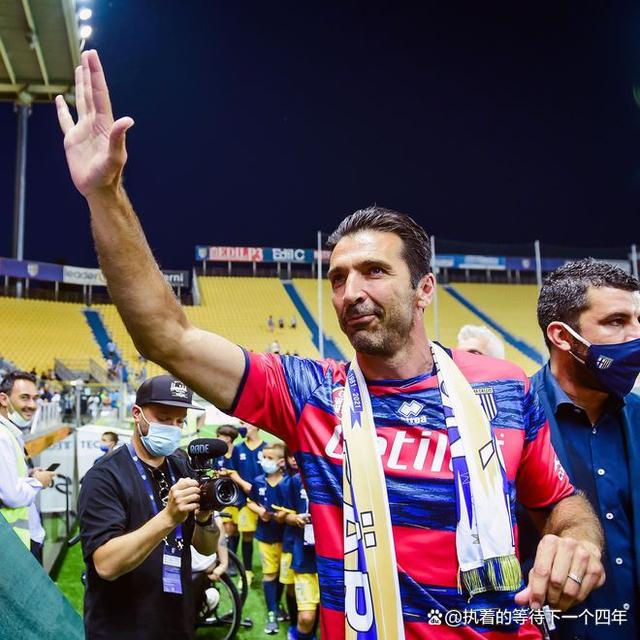 足坛帅哥布冯,足坛老将伊布