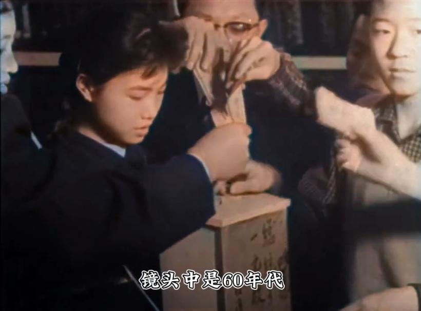 台湾交通专家说：中国大陆的高铁没靠背，女主持人都笑到呛！