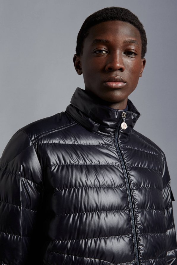 618开门红战报｜服饰类需求趋于两极化，蕉下防晒衣高梵鹅绒服分天下