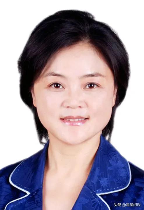 娃娃脸女厅长袁华，59岁落马，官运好人美，因违法乱纪被查为何？