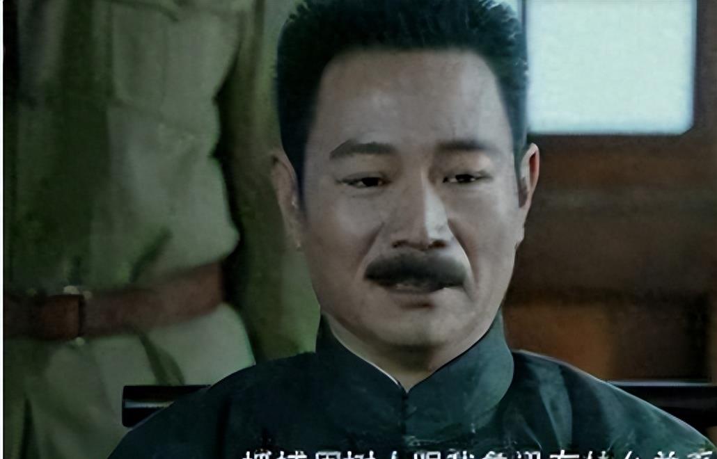 *绑捆**露大胸、台词乱来，这些“*辱侮**”观众的剧情，真把观众当傻子