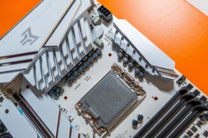 影驰b760金属大师配什么显卡,影驰金属大师b760可以超频吗