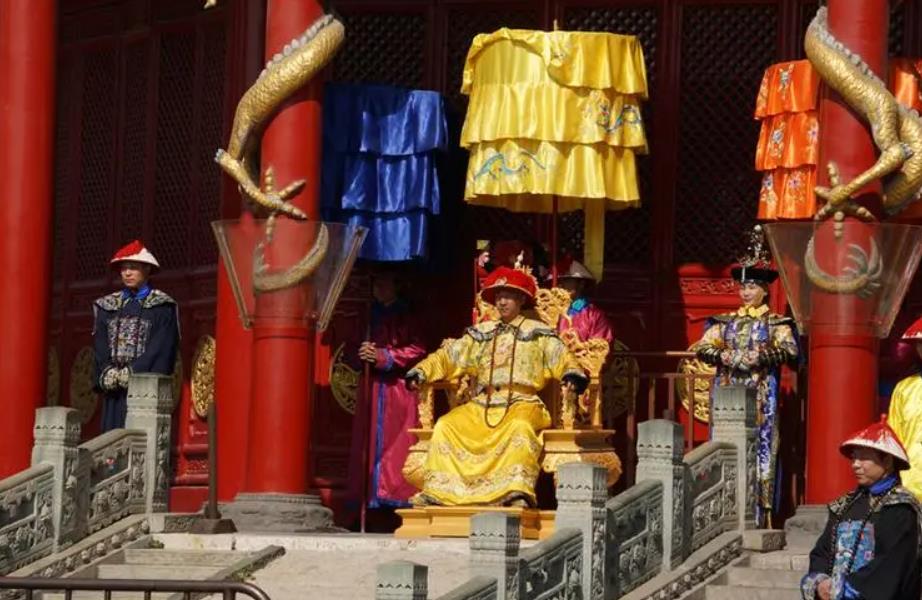 汉朝和清朝为什么没有昏君,西汉是历朝明君最多的朝代