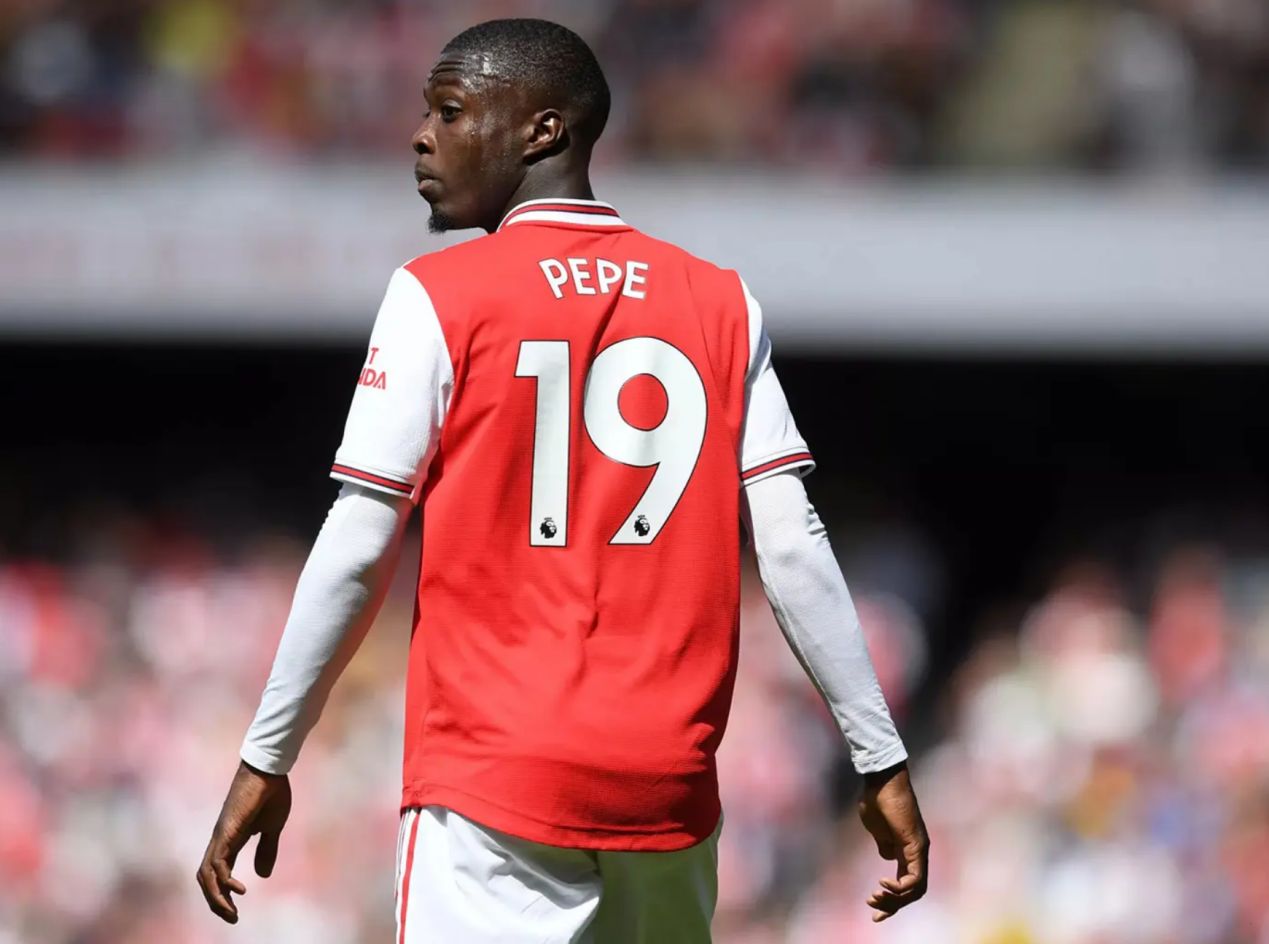 5000万，曝拜仁太子自荐皇马，阿森纳有意接盘，球员选择留队