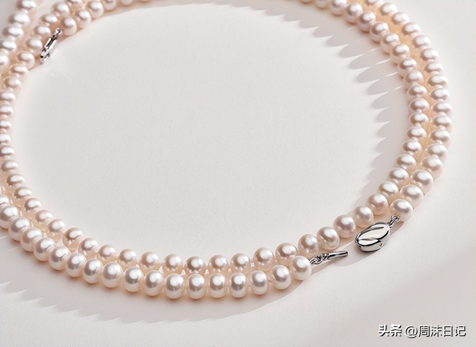 一生一条珍珠项链年轻时髦,女人一生必须要有条珍珠项链