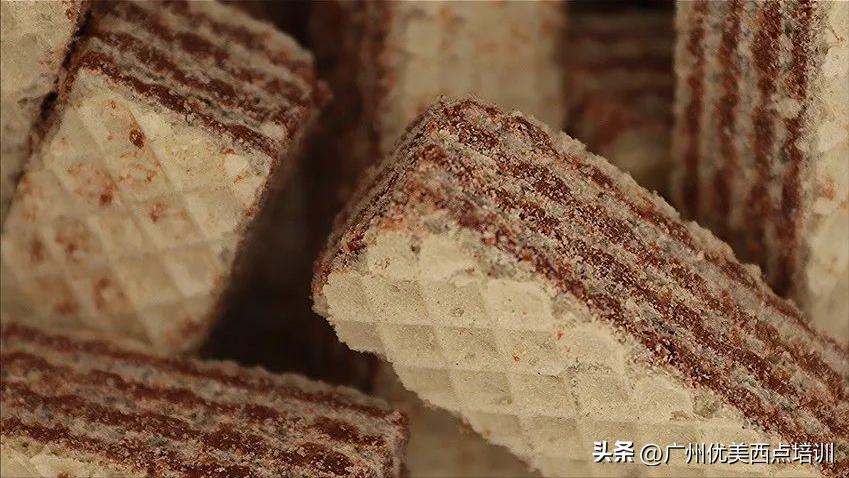 为什么饼干包装完好还会受潮,受潮的威化饼干怎么恢复变干变脆