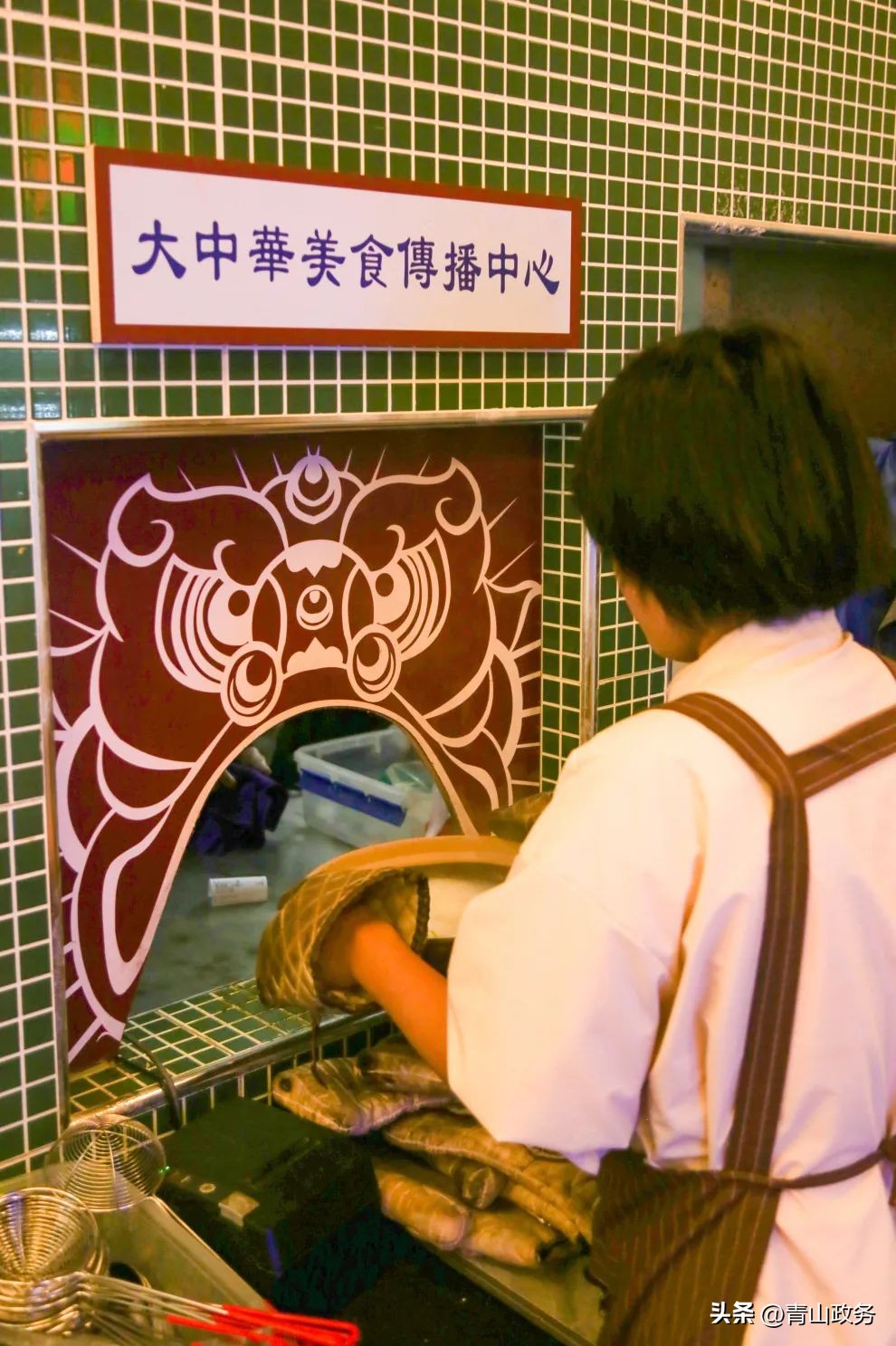 打卡恩施街｜在小马驹港式打边炉，组一个“朋克养生”局