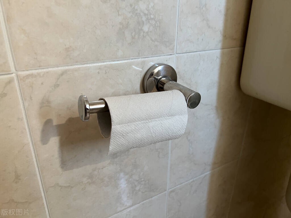 小便之后该用纸擦吗,小便过后用手纸擦可以吗