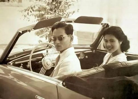 泰国的国王有实权吗,泰国国王和军方谁有实权