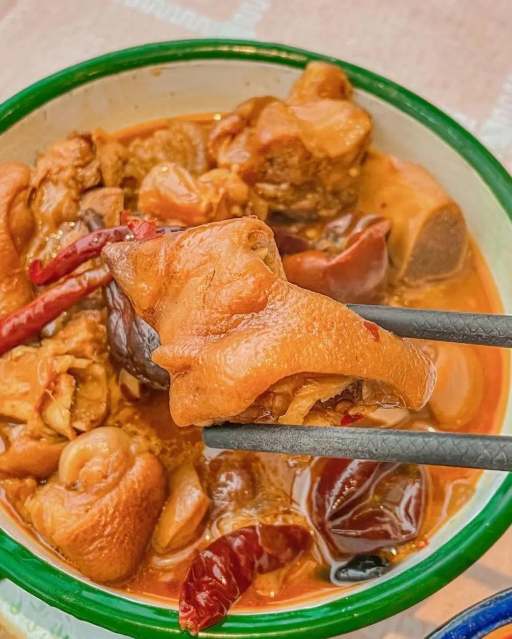 昆明市藏在巷子里的老火锅,昆明市中心藏在巷子里的小吃