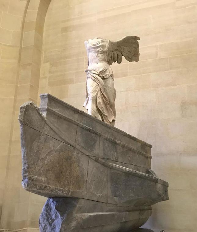 法国卢浮宫绘画简介,法国巴黎的卢浮宫有什么画作