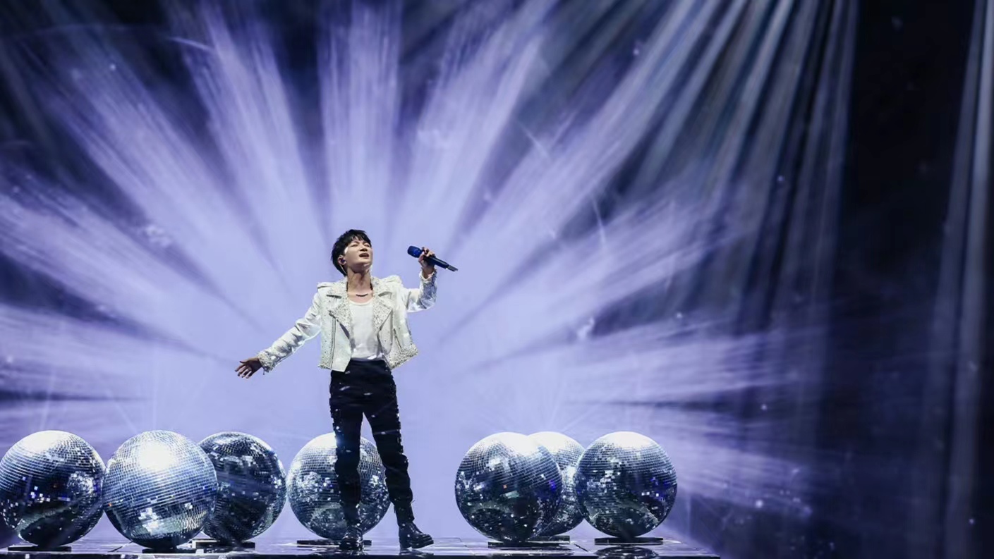 周深综艺唱歌惊艳高音,周深在歌手界影响力有多大