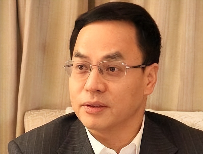 名校学霸毕业4000月薪,清华学霸拿到5亿融资