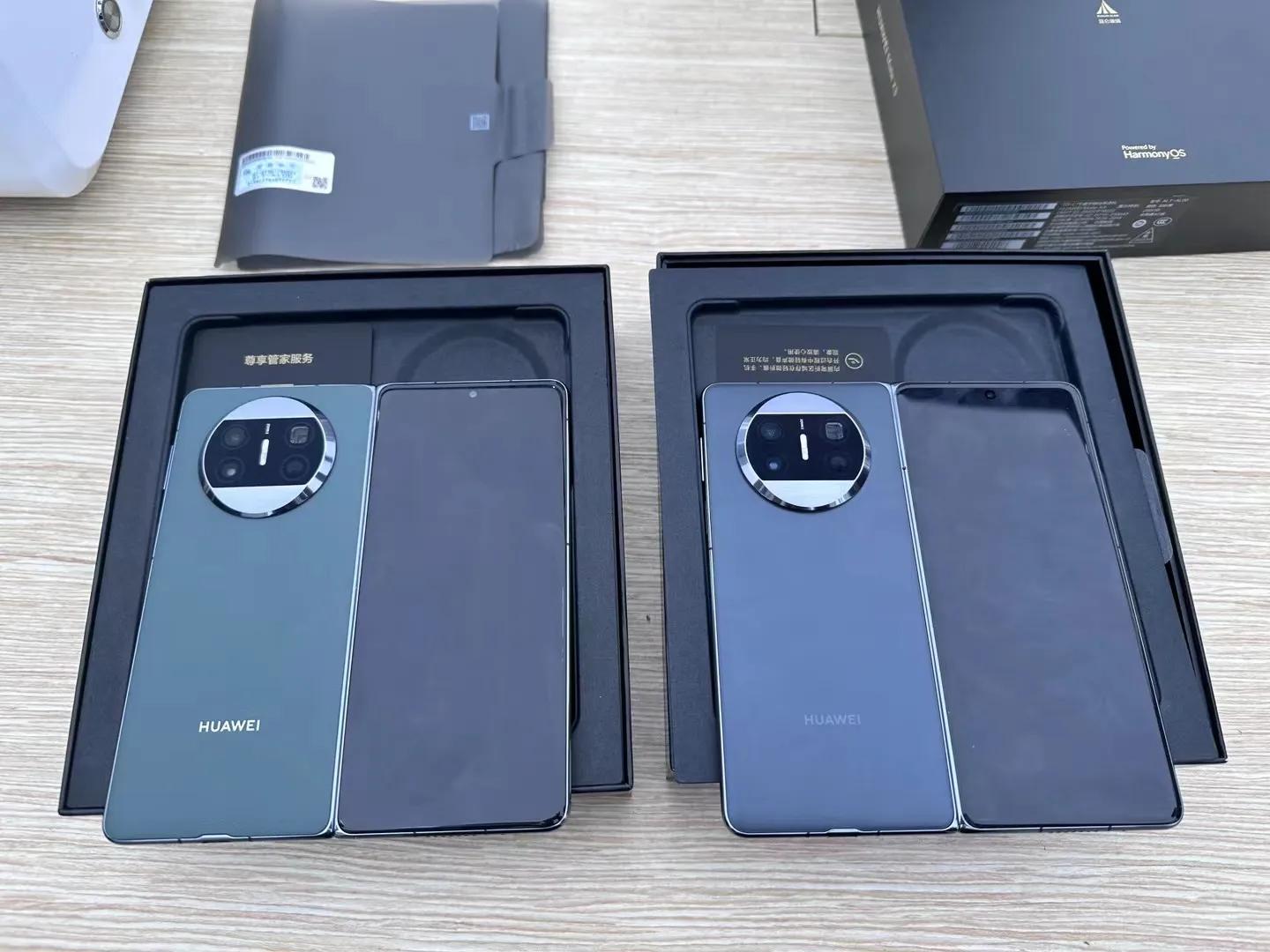 华为发布新款折叠屏手机matexs2,华为折叠屏matex2评测