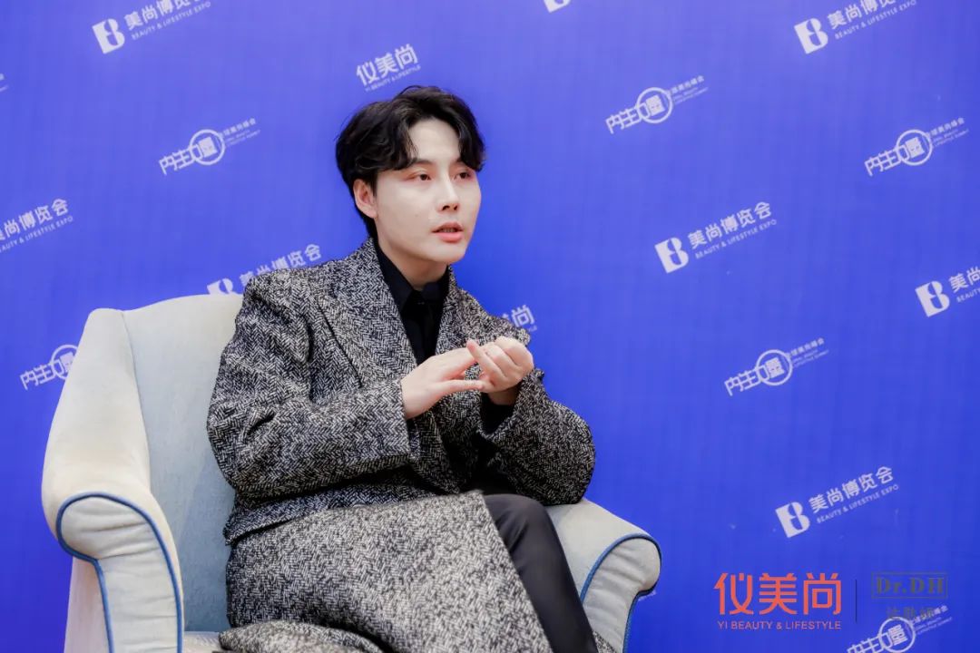 小红书10万粉美妆博主月收入,美妆博主如何三个月涨粉一万