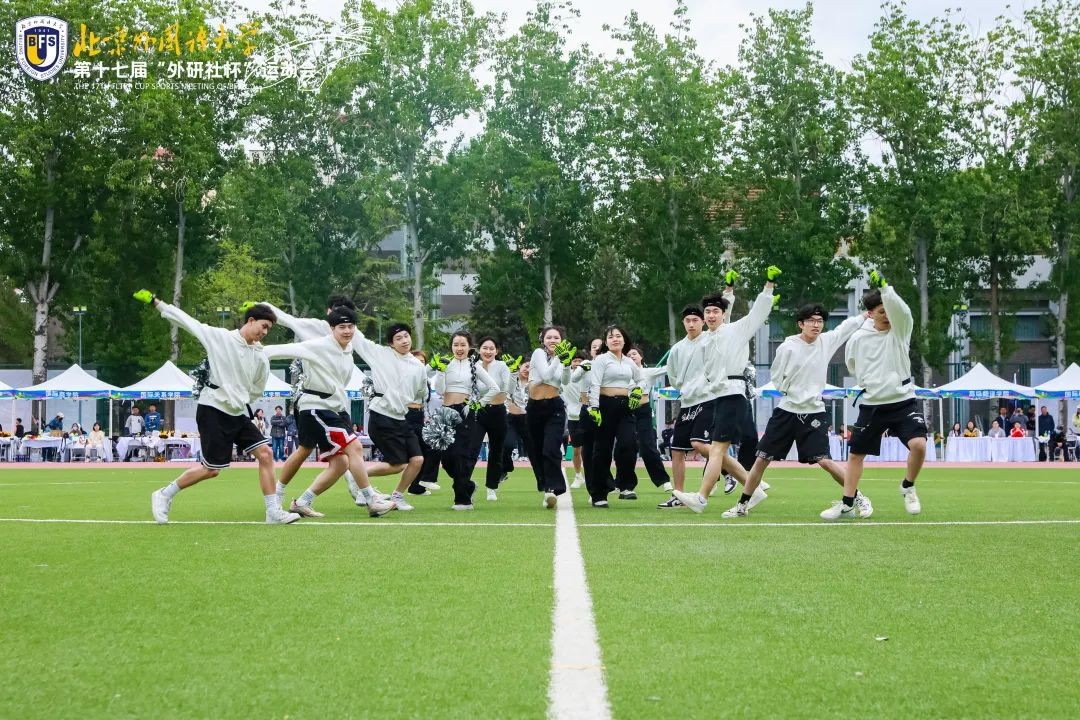 中国大学篮球比赛高燃,世界冠军助阵表演视频