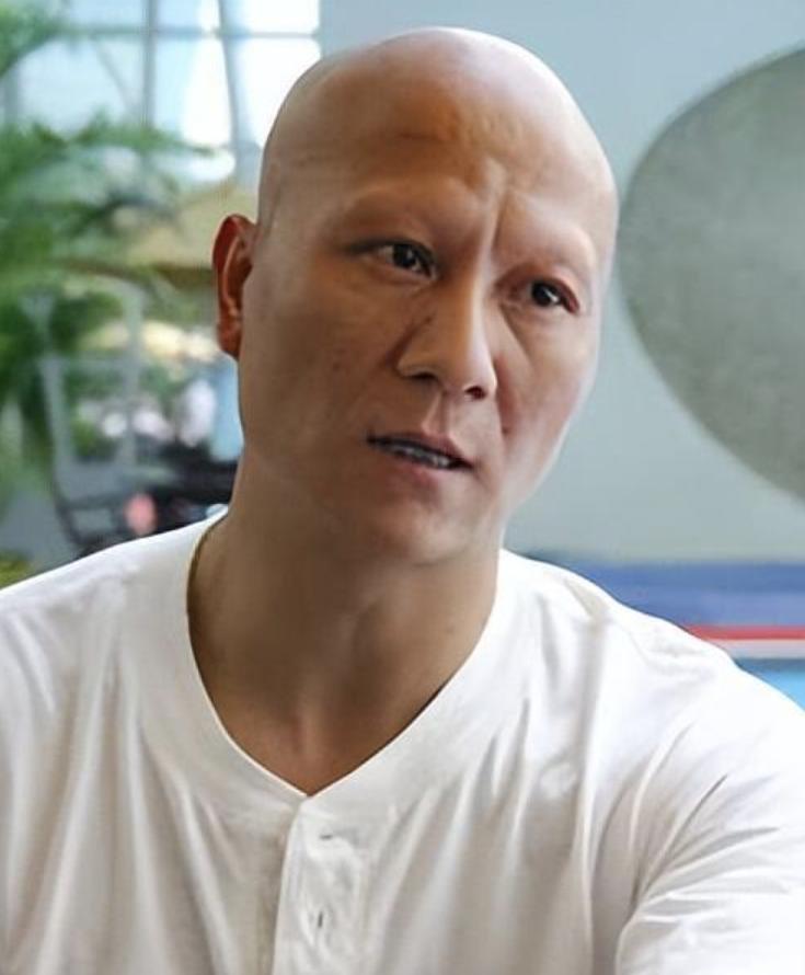 原来吴京真没吹牛！李连杰出脚就是杀人技，计春华：我抗不住一脚