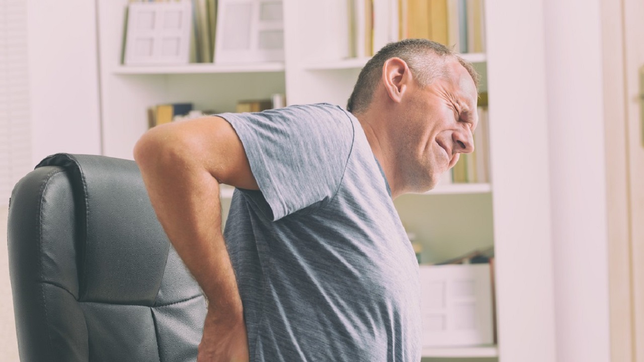 65小伙过量喝奶茶患近10种疾病,一男子因常年喝浓茶患病