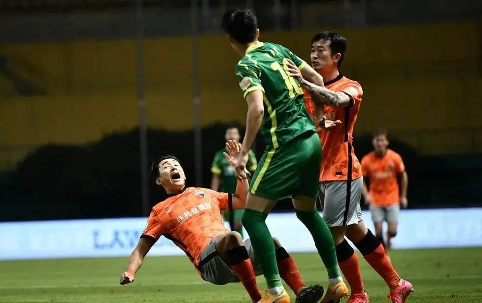 国安队柏杨,国安申花柏杨