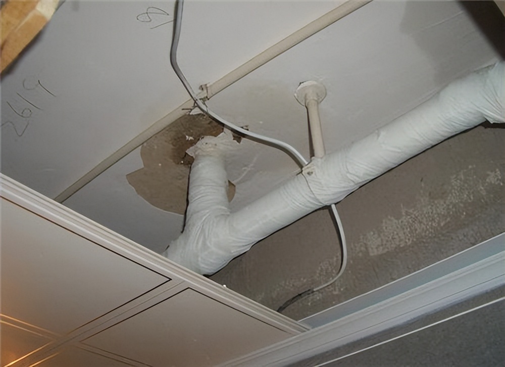 楼上漏水到了楼下怎么解决,楼上漏水到楼下最好的解决办法