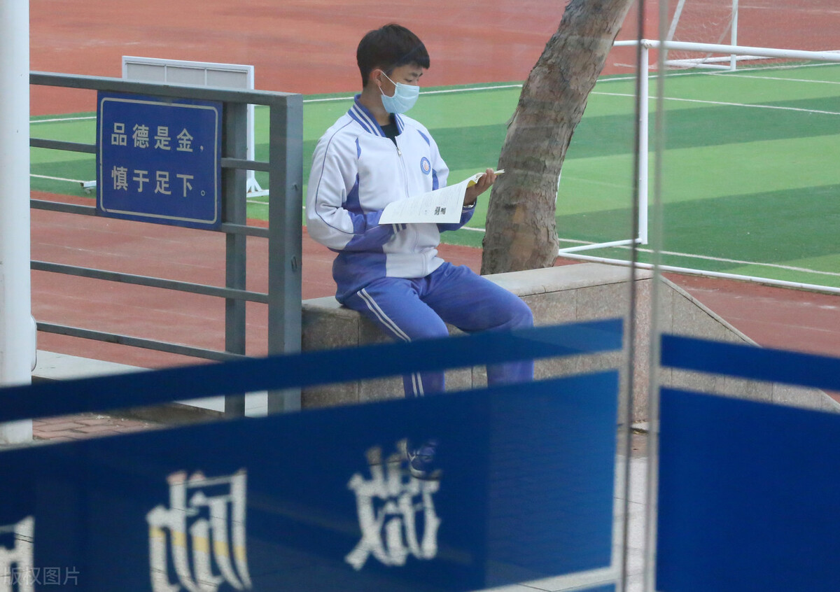 大学真的是一个小社会吗,为什么学校是一个小型社会