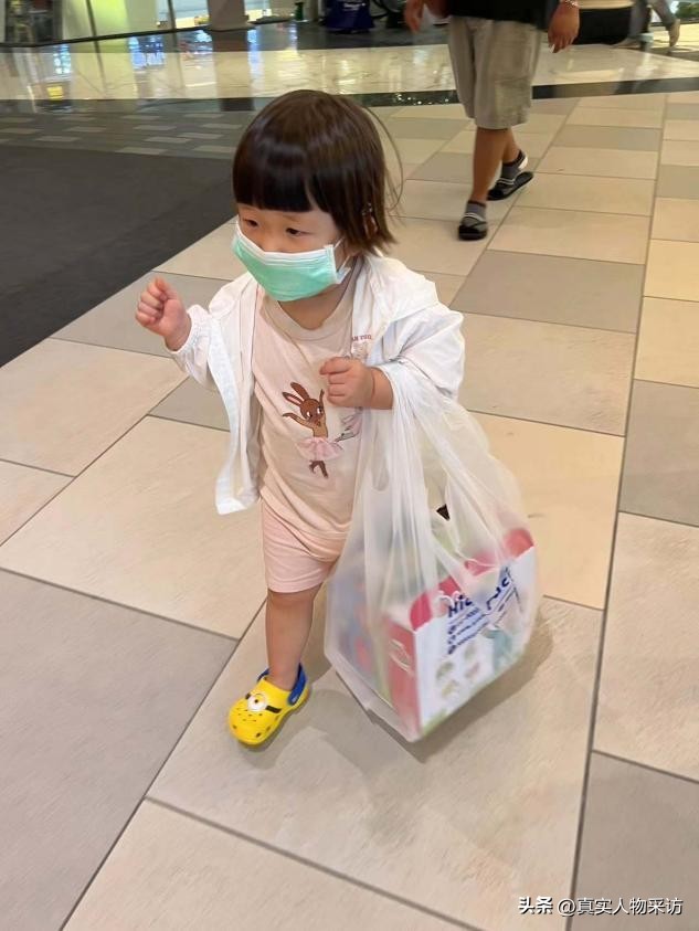 我，25岁独闯尼日利亚，这里人多市场需求大，光卖大蒜都能挣大钱