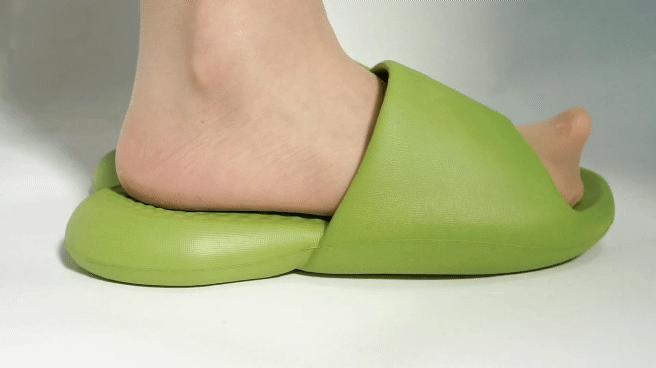 鞋子太紧穿不舒服怎么办,鞋子太松不跟脚