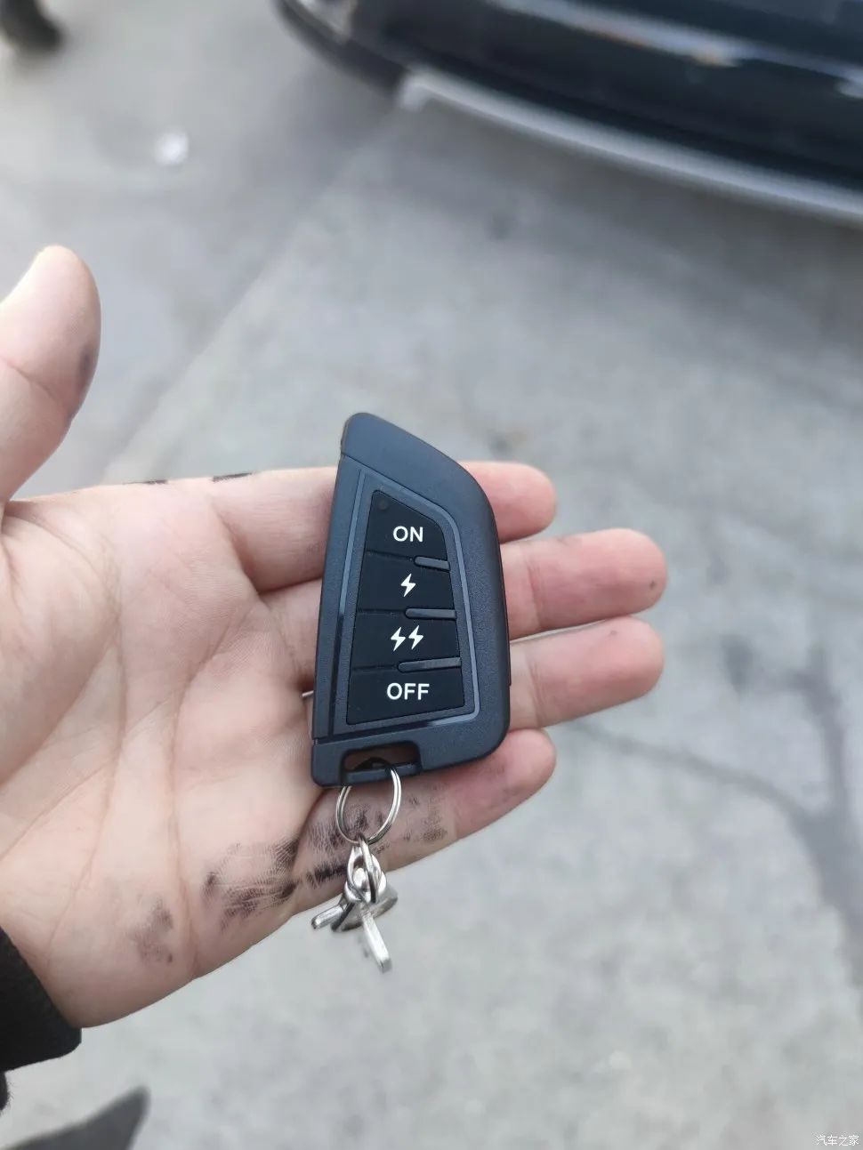 路虎发现5加装前探照灯,路虎发现五大灯测试