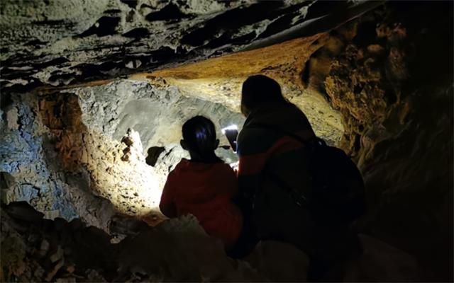 1964年，河南农民发现自家有一个“雪花洞”