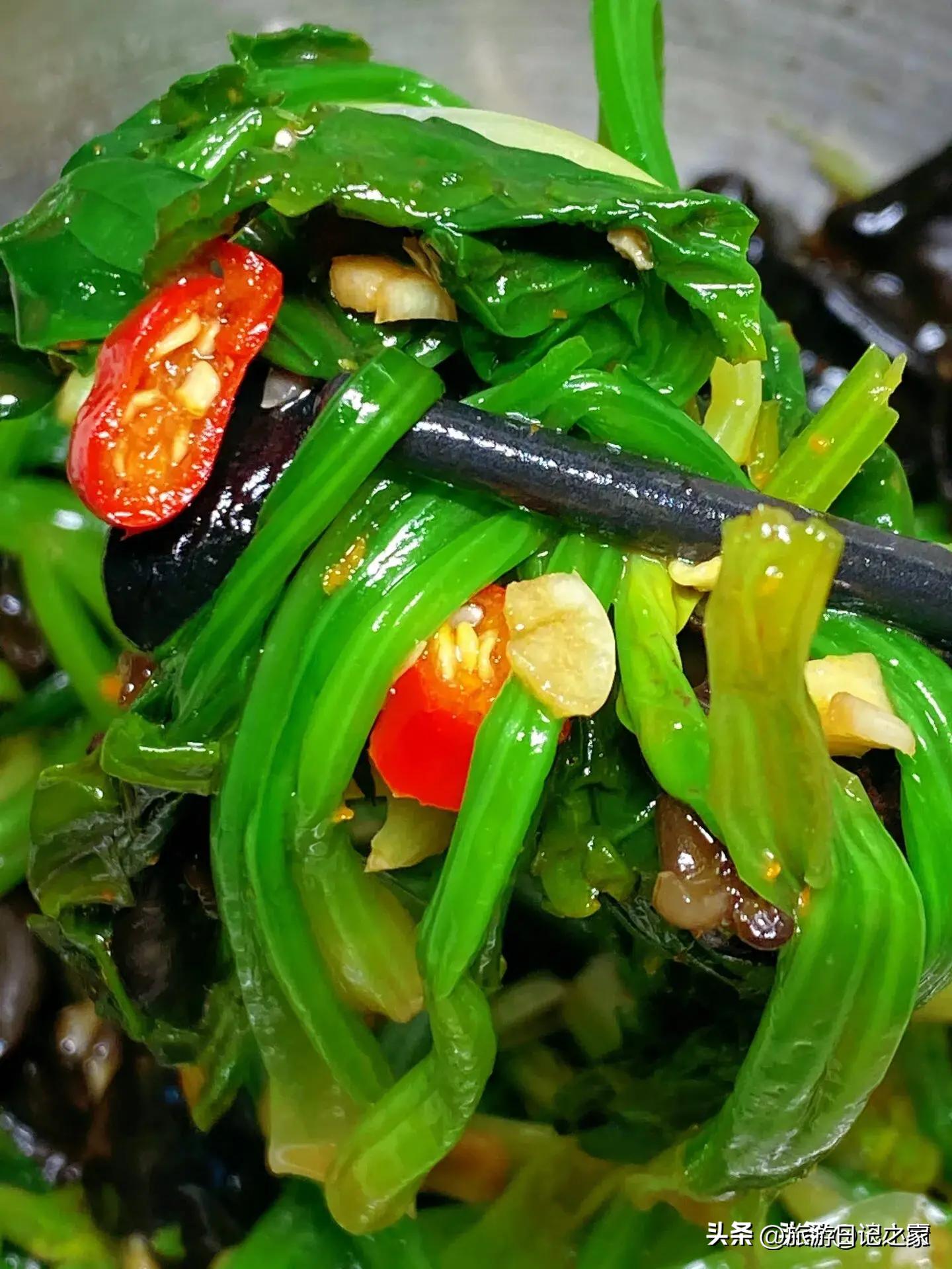 这四种食物经常吃对眼睛好,这四种食物中年人应多吃