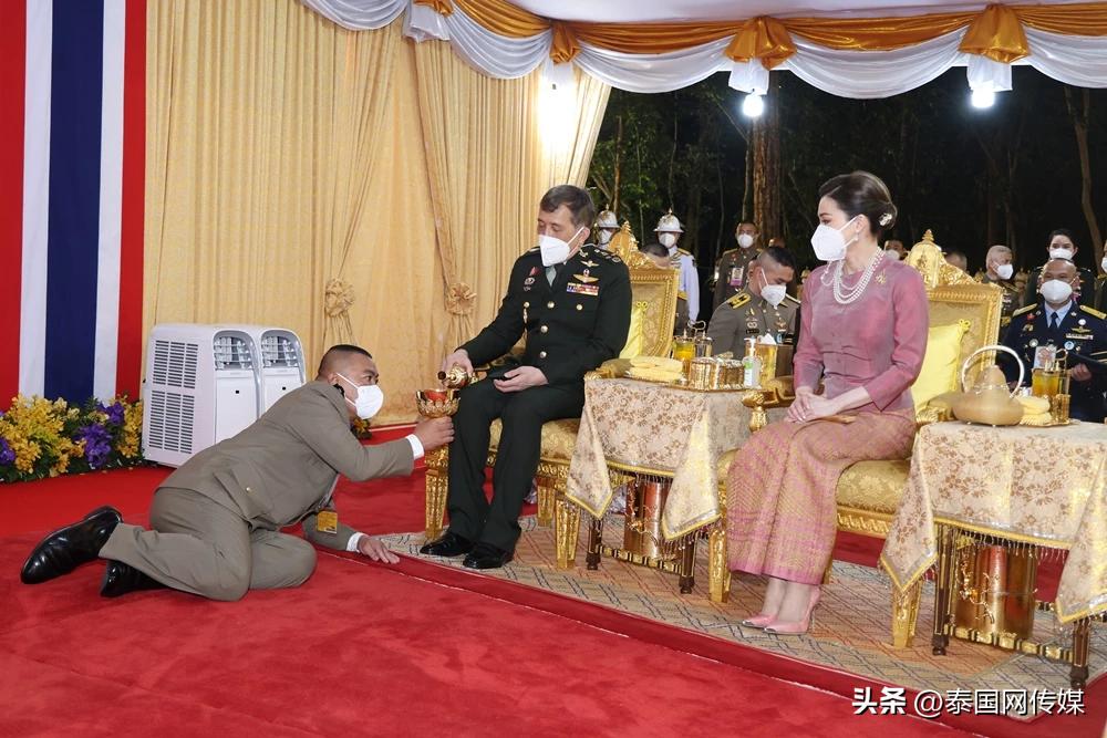 泰国国王最近出席活动,泰国最新国王和王后消息