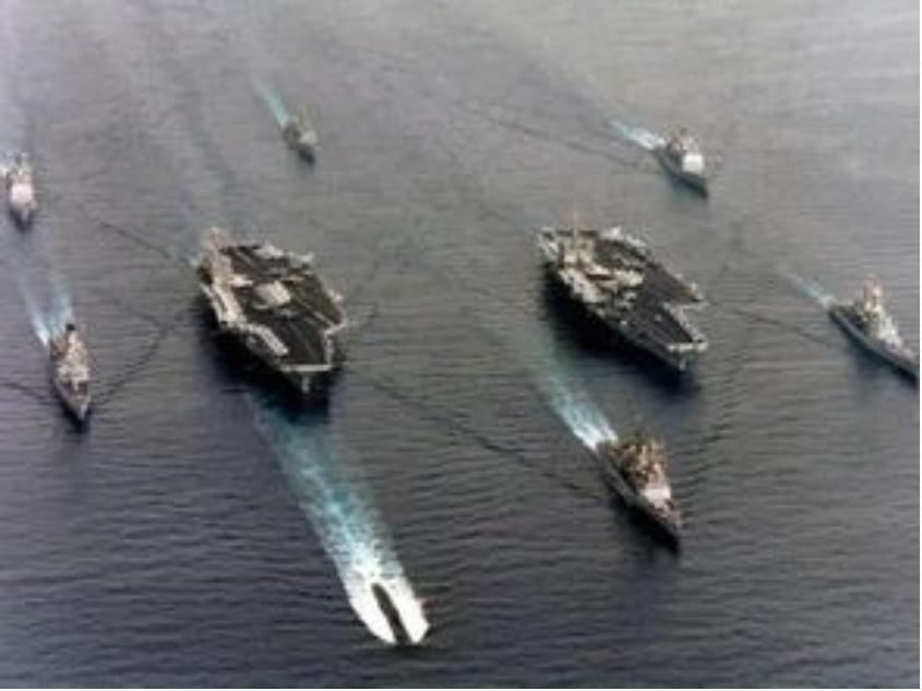 笼罩在烟雾里的巨人，中国*草烟**总公司，一年税费养活中国*队军**