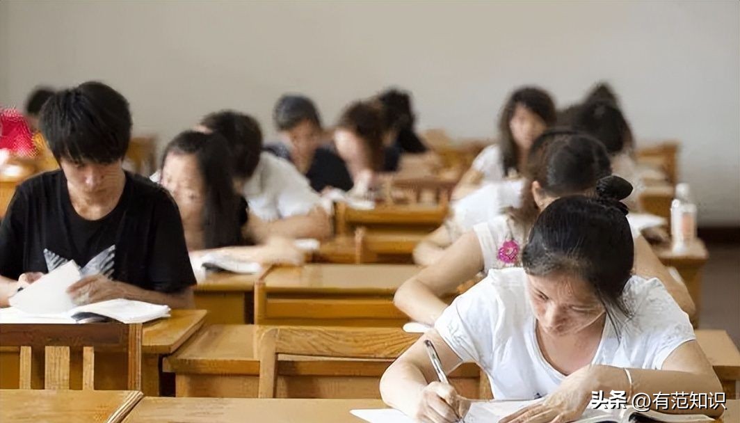 19岁女大学生深夜做“生意”,一年替父还债200万,成千万富婆