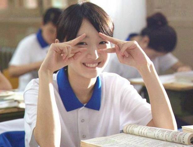 周冬雨相貌平平为什么那么火,周冬雨为什么一出道资源就那么好