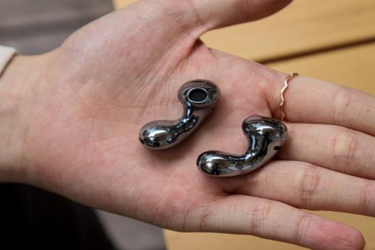 华为FreeBuds5体验评测：“水滴”造型不负澎湃好音质！