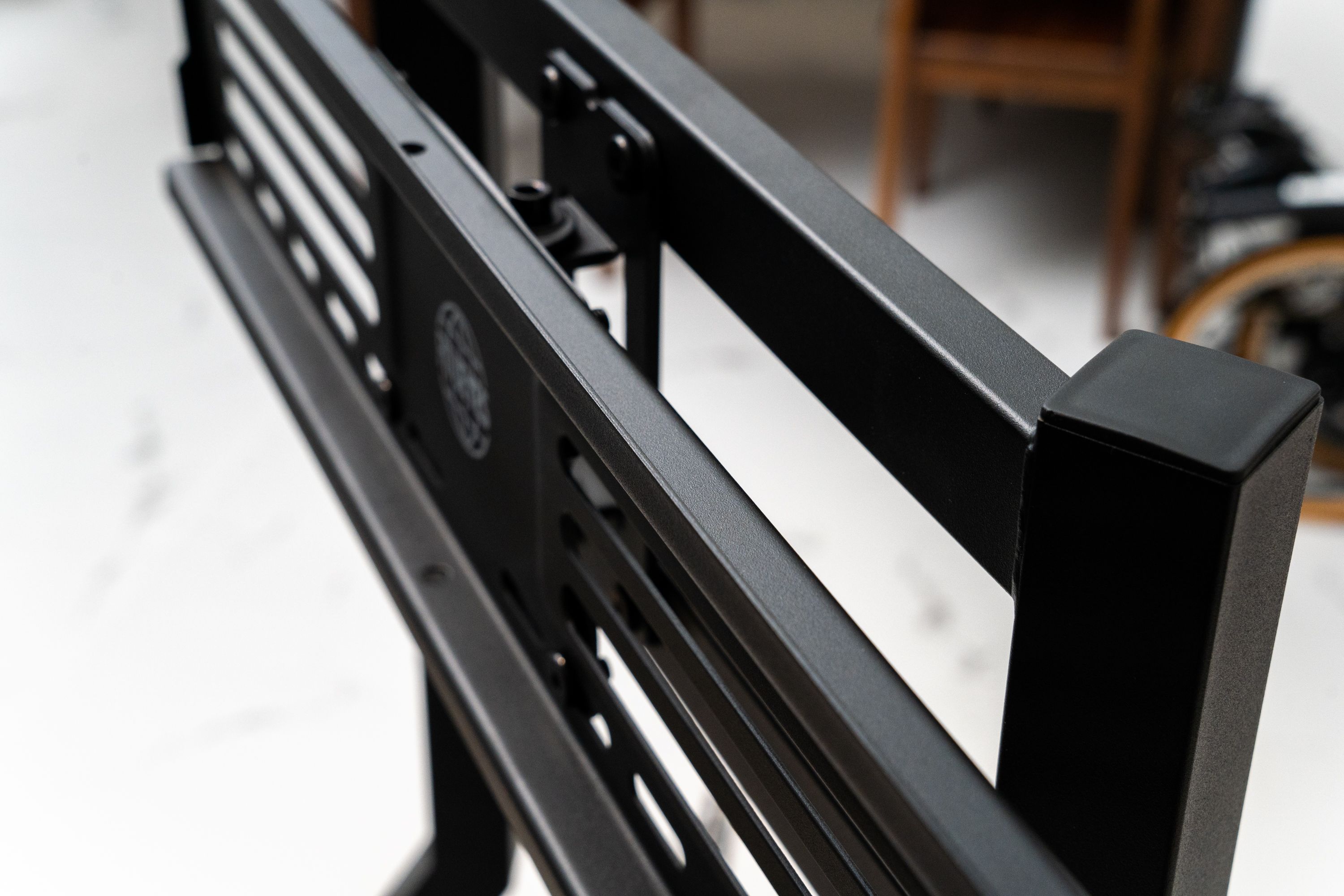 客厅要不要装电视机支架,客厅嵌入式电视支架选择